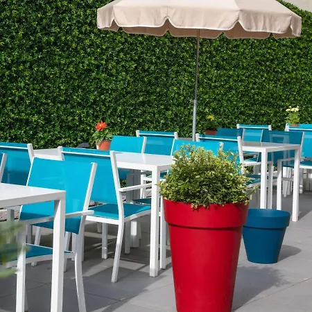 Ibis Budget Bord De Menton